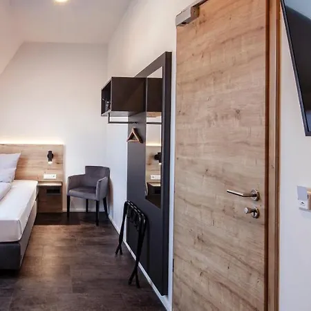 Drexel's Parkhotel Am Schloss 4* クルムバハ